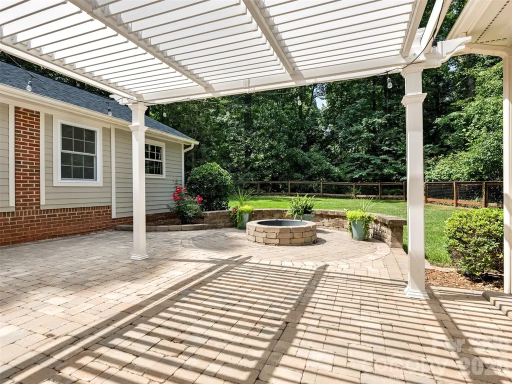 325 Stratfordshire Drive Matthews NC 28105