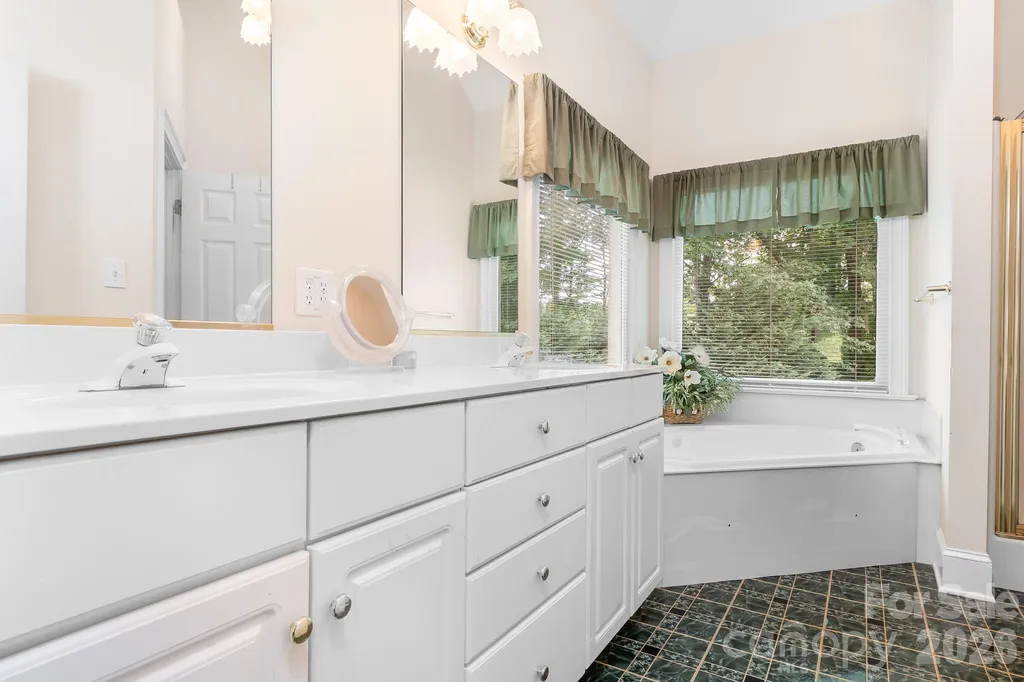 135 Pinecroft Court Troutman NC 28166