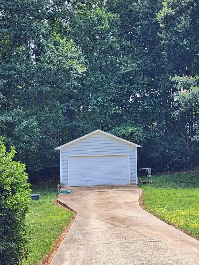 135 Pinecroft Court Troutman NC 28166