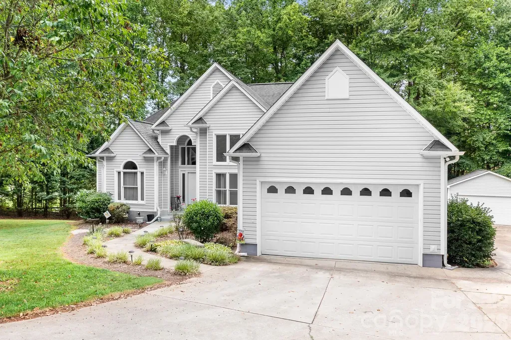 135 Pinecroft Court Troutman NC 28166