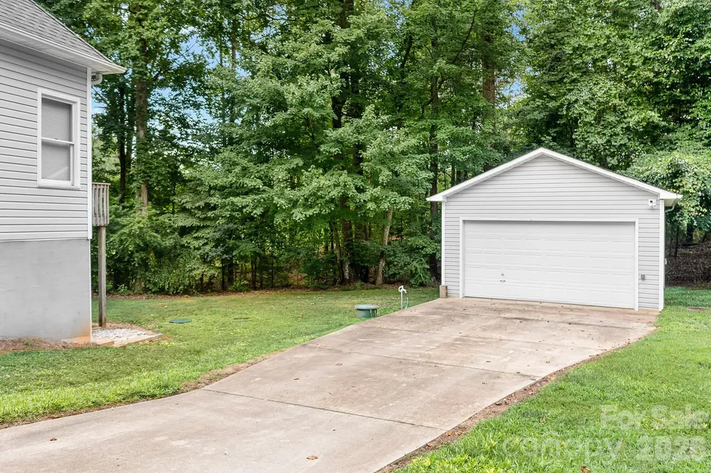 135 Pinecroft Court Troutman NC 28166
