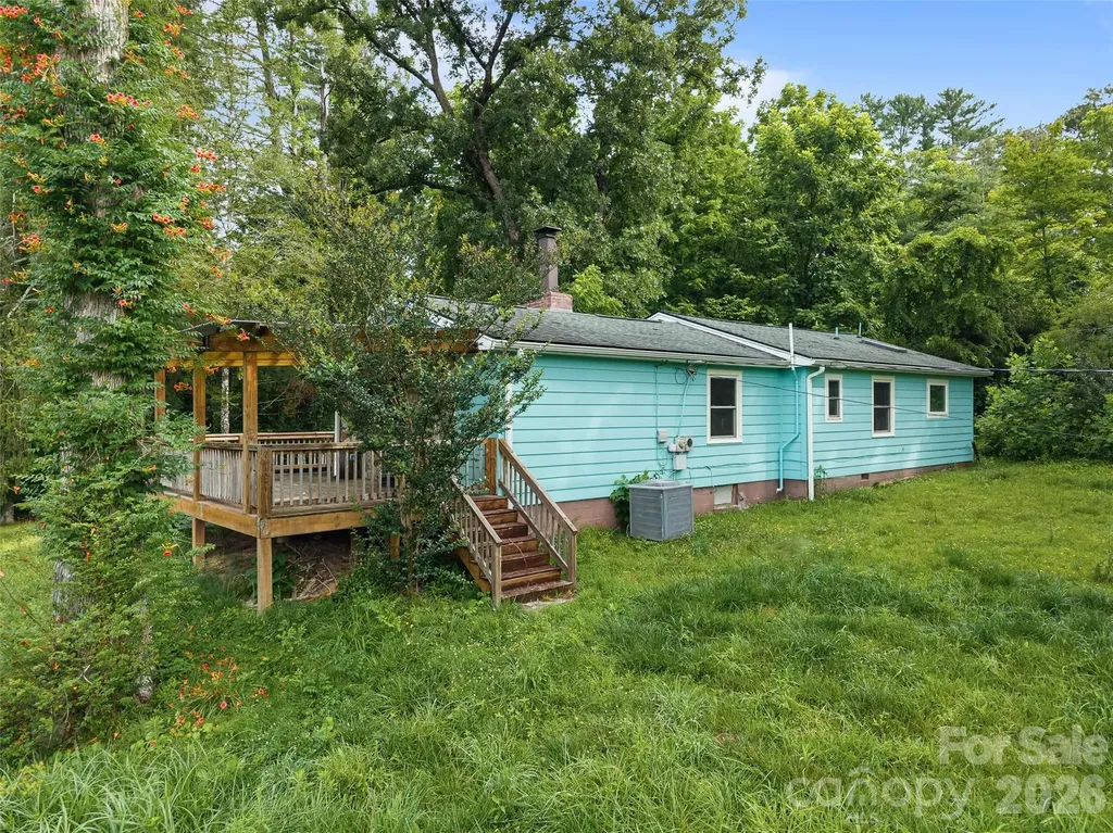 1705 Willow Road Hendersonville NC 28739