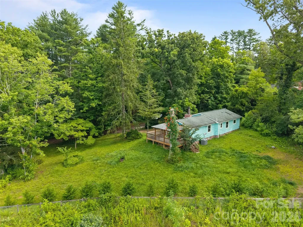 1705 Willow Road Hendersonville NC 28739