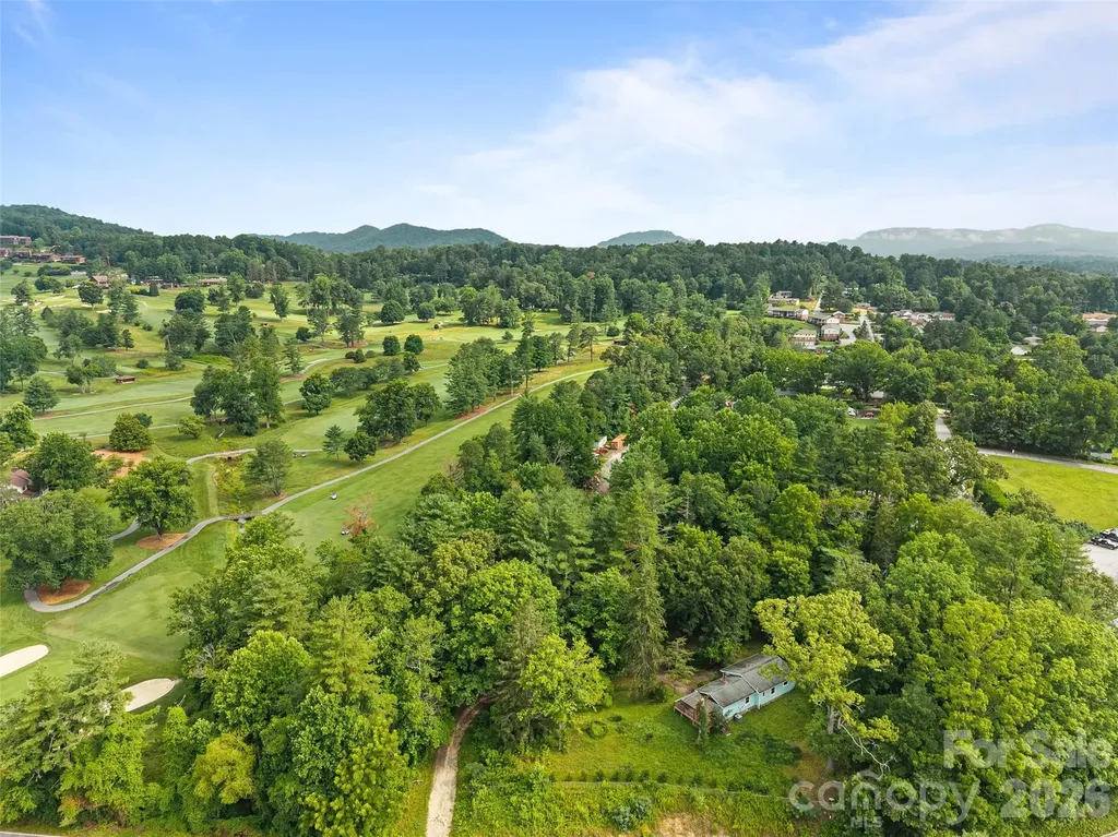 1705 Willow Road Hendersonville NC 28739