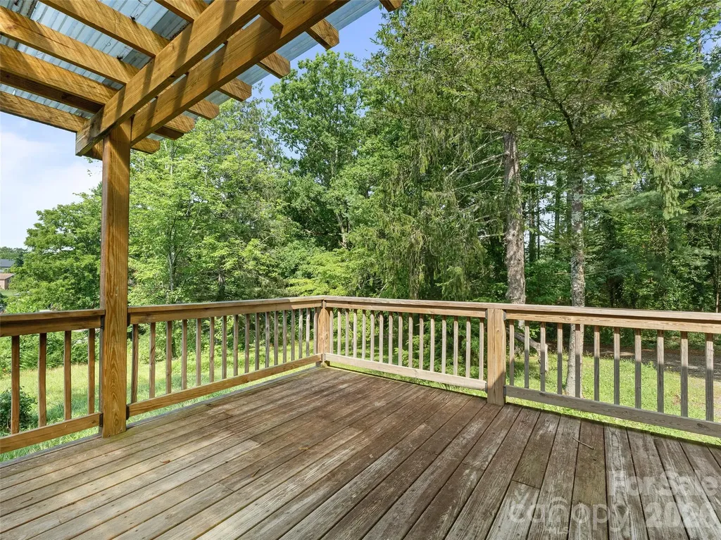 1705 Willow Road Hendersonville NC 28739