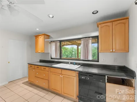 1705 Willow Road Hendersonville NC 28739