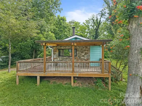 1705 Willow Road Hendersonville NC 28739