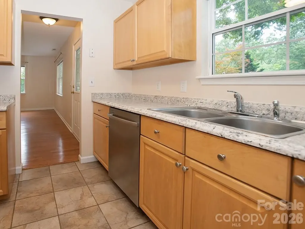 17 Pinecrest Drive Asheville NC 28803