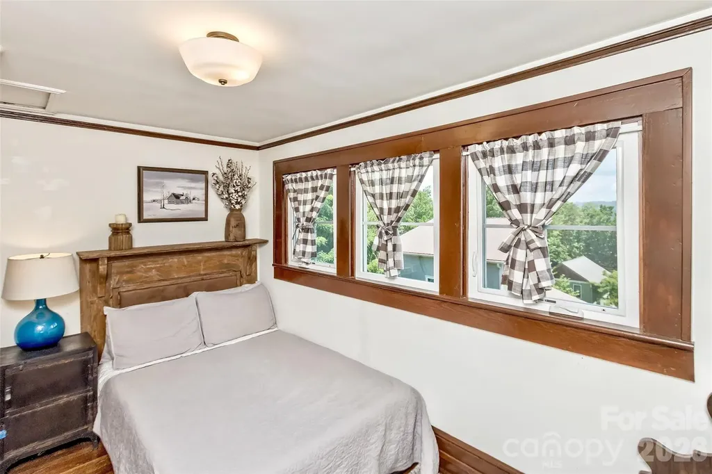 14 Laurel Loop Asheville NC 28806
