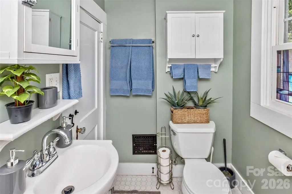 14 Laurel Loop Asheville NC 28806