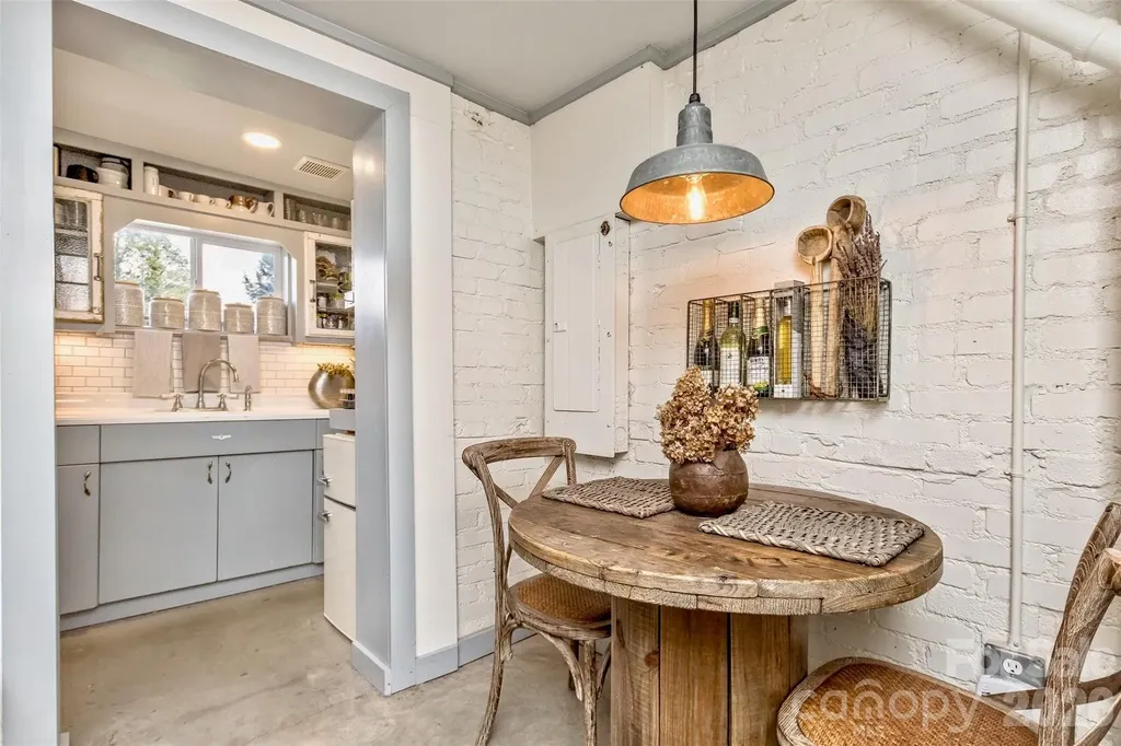 14 Laurel Loop Asheville NC 28806