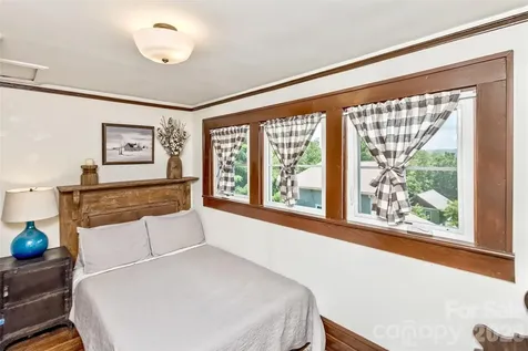 14 Laurel Loop Asheville NC 28806