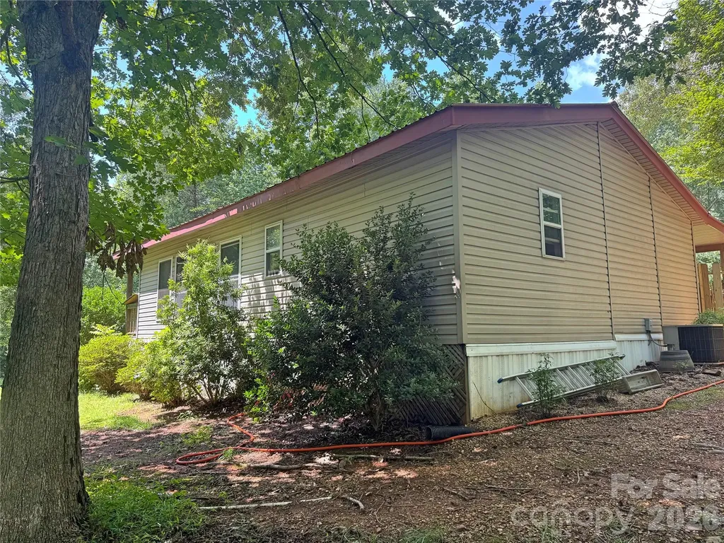 173 Croom Hollow Drive Nebo NC 28761