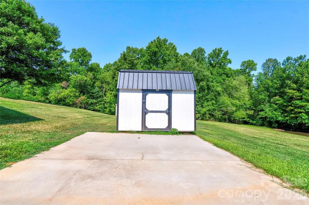 3010 Eaker Drive Cherryville NC 28021