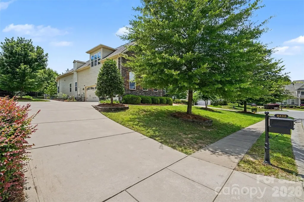 8432 Penton Place Harrisburg NC 28075