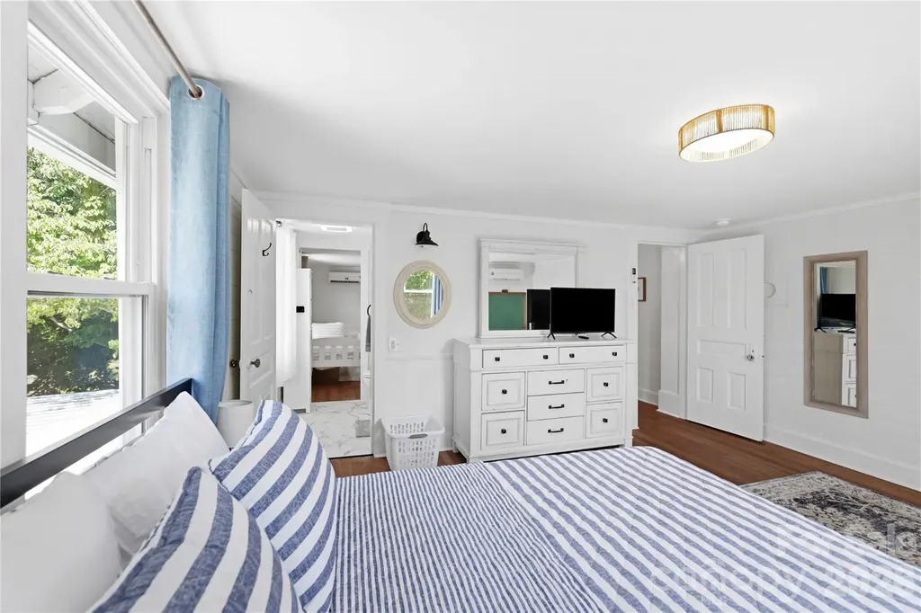 2252 Riceville Road Asheville NC 28805