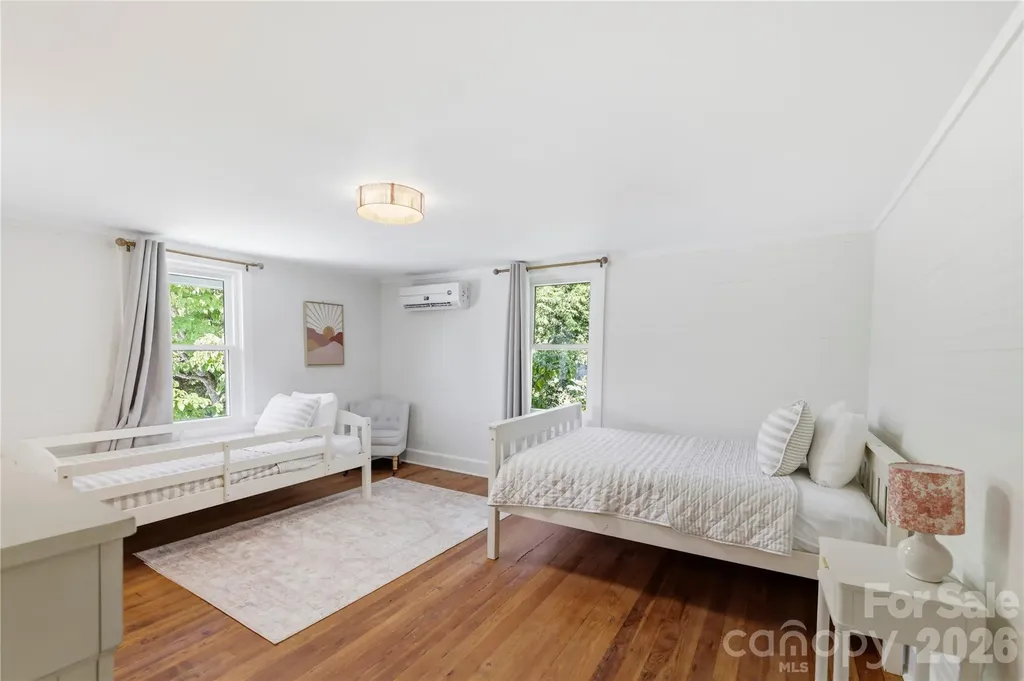 2252 Riceville Road Asheville NC 28805