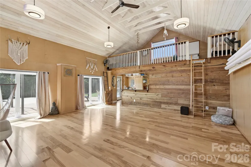2252 Riceville Road Asheville NC 28805