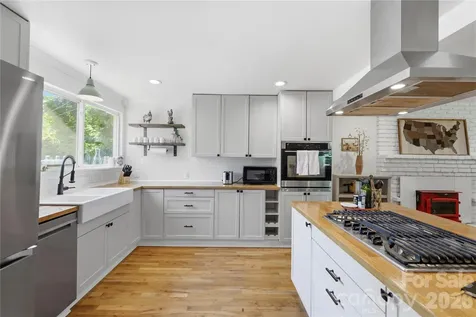 2252 Riceville Road Asheville NC 28805