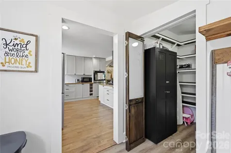 2252 Riceville Road Asheville NC 28805