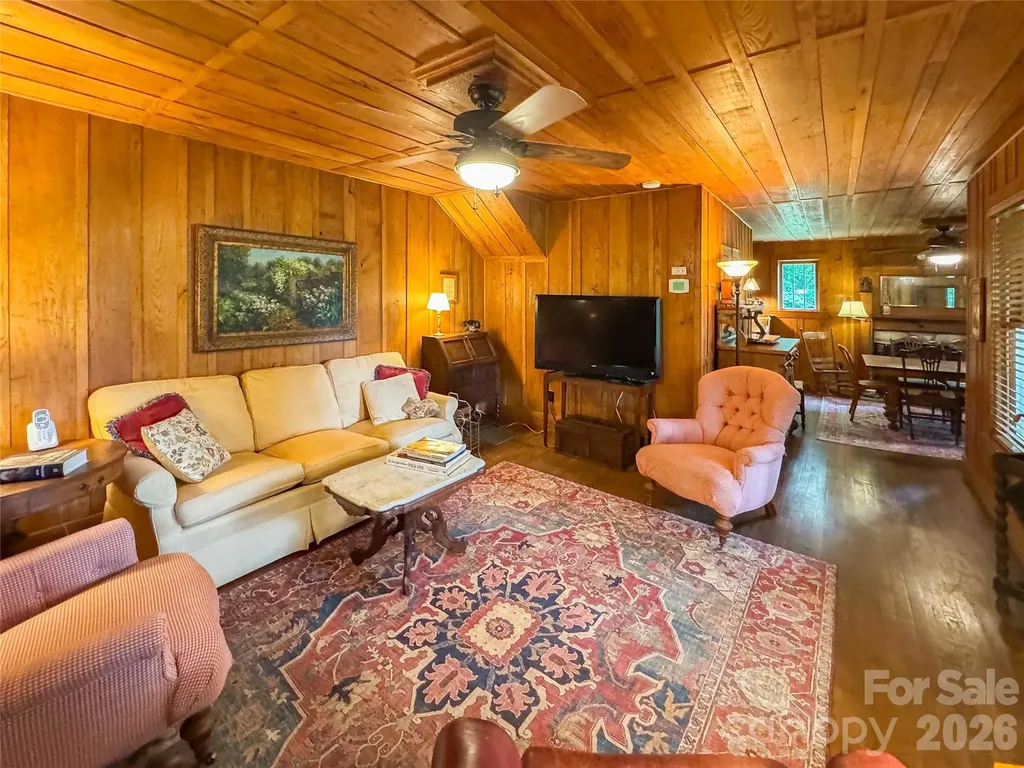 59 Warrior Road Linville Falls NC 28657