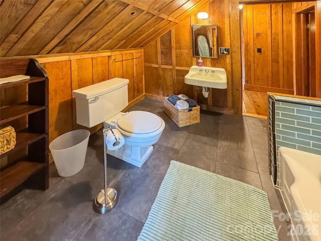 59 Warrior Road Linville Falls NC 28657