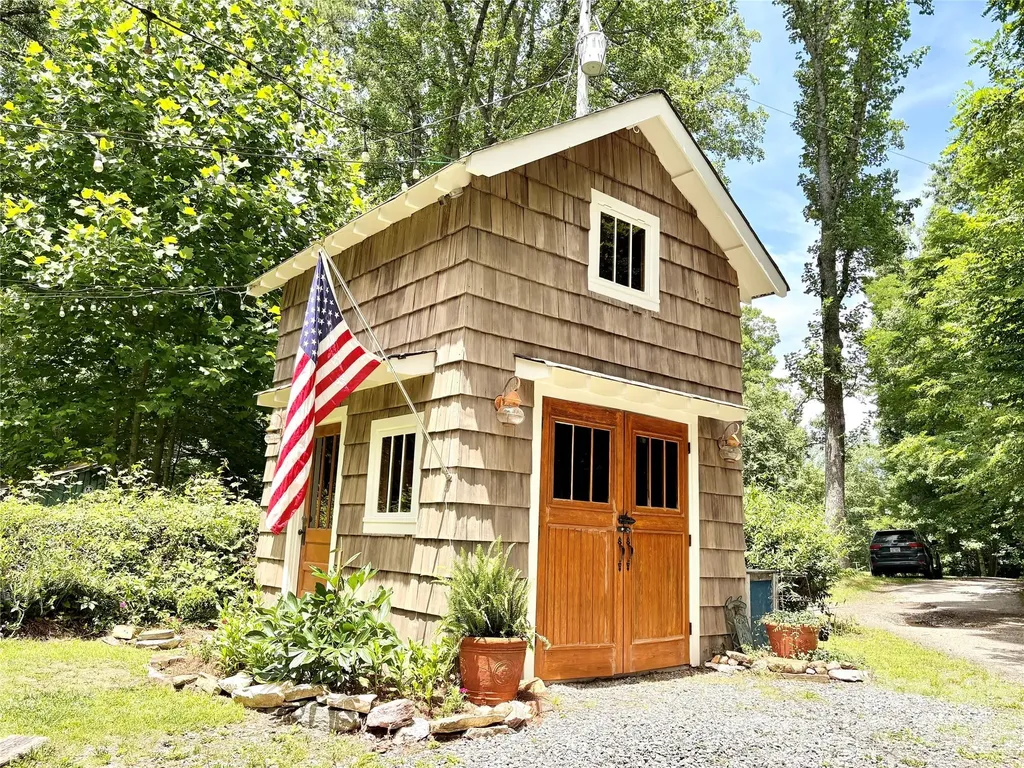 59 Warrior Road Linville Falls NC 28657