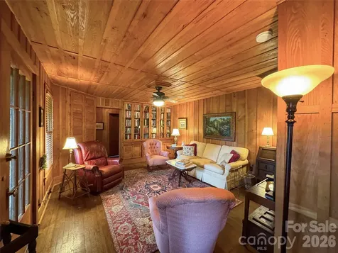 59 Warrior Road Linville Falls NC 28657