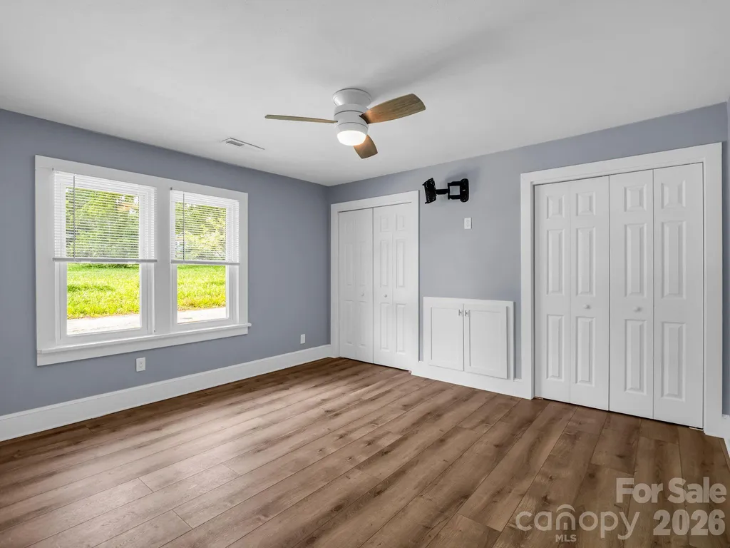 112 Resort Street Hendersonville NC 28792