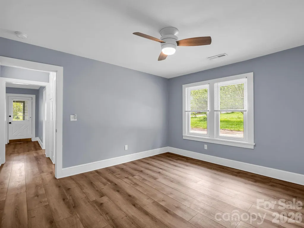 112 Resort Street Hendersonville NC 28792