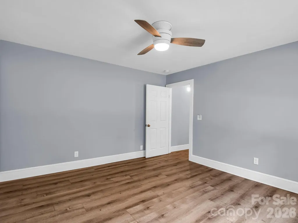 112 Resort Street Hendersonville NC 28792