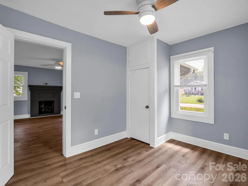 112 Resort Street Hendersonville NC 28792