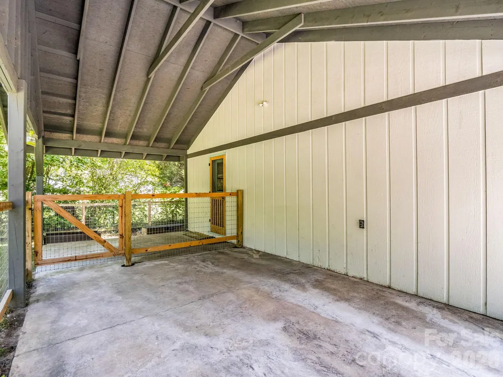 112 Resort Street Hendersonville NC 28792