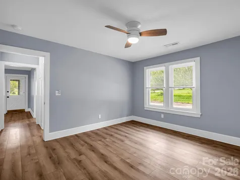 112 Resort Street Hendersonville NC 28792