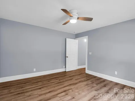 112 Resort Street Hendersonville NC 28792