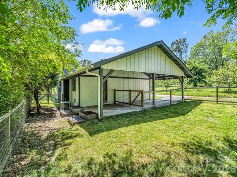 112 Resort Street Hendersonville NC 28792