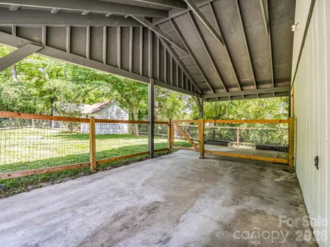 112 Resort Street Hendersonville NC 28792