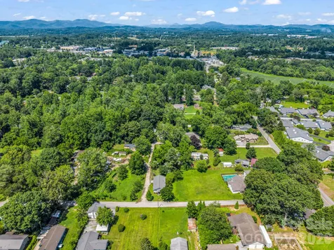 112 Resort Street Hendersonville NC 28792