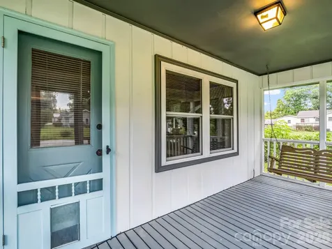 112 Resort Street Hendersonville NC 28792