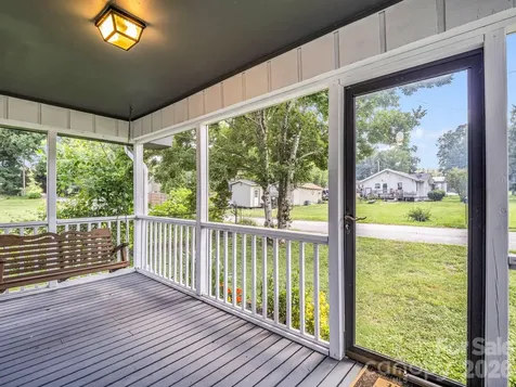 112 Resort Street Hendersonville NC 28792