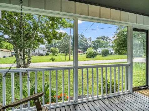 112 Resort Street Hendersonville NC 28792