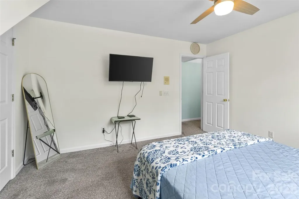 4131 Beauvista Drive Charlotte NC 28269