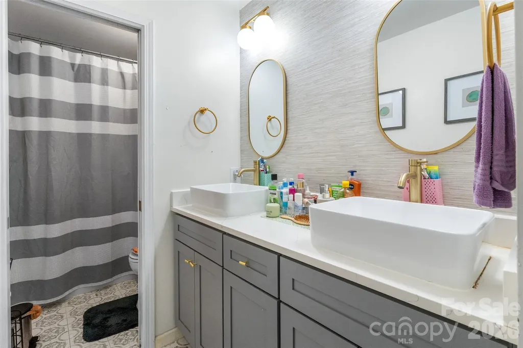 4131 Beauvista Drive Charlotte NC 28269