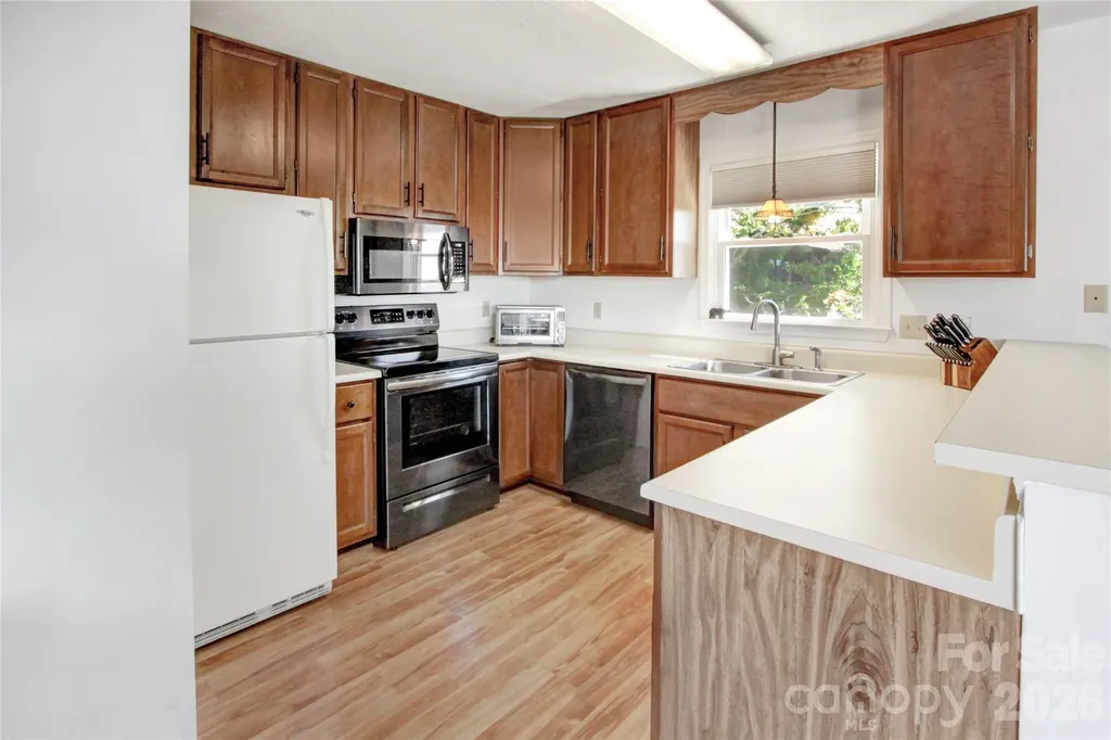 105 Toxaway Views Drive Lake Toxaway NC 28747