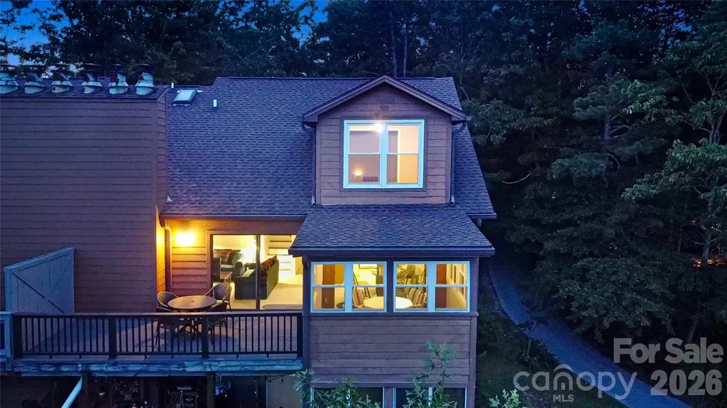 105 Toxaway Views Drive Lake Toxaway NC 28747