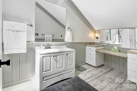 105 Toxaway Views Drive Lake Toxaway NC 28747