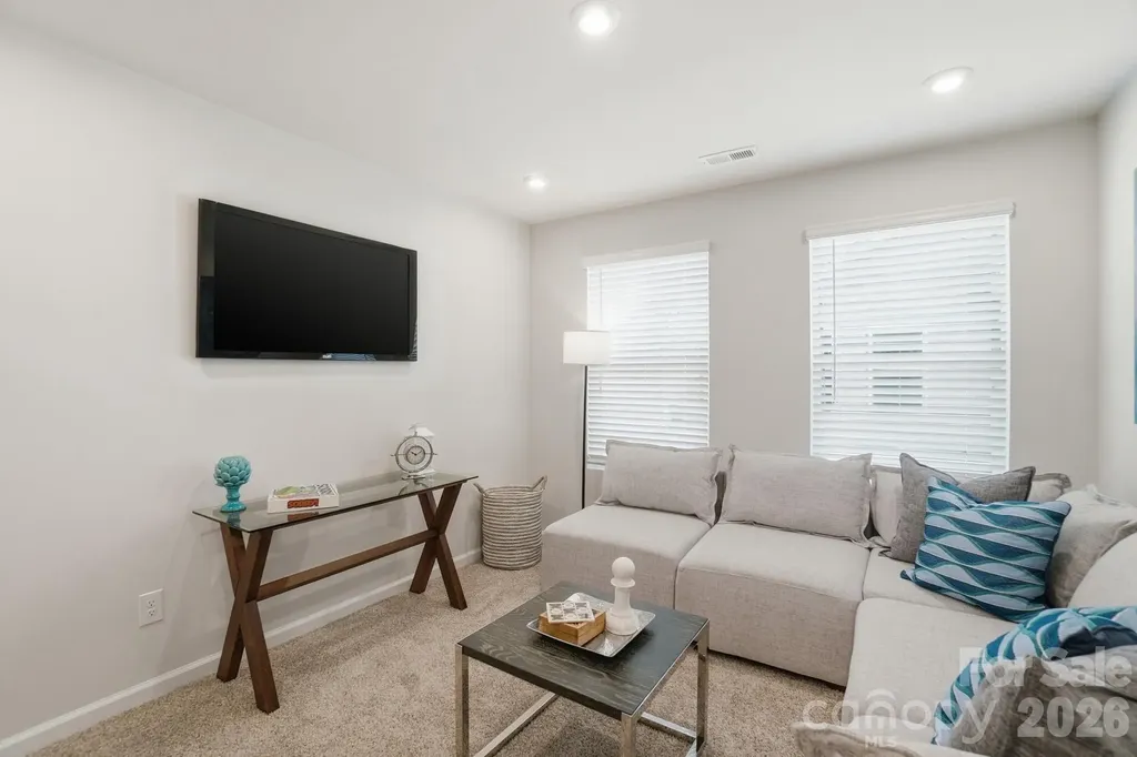 5204 Wyes Oak Lane Charlotte NC 28269