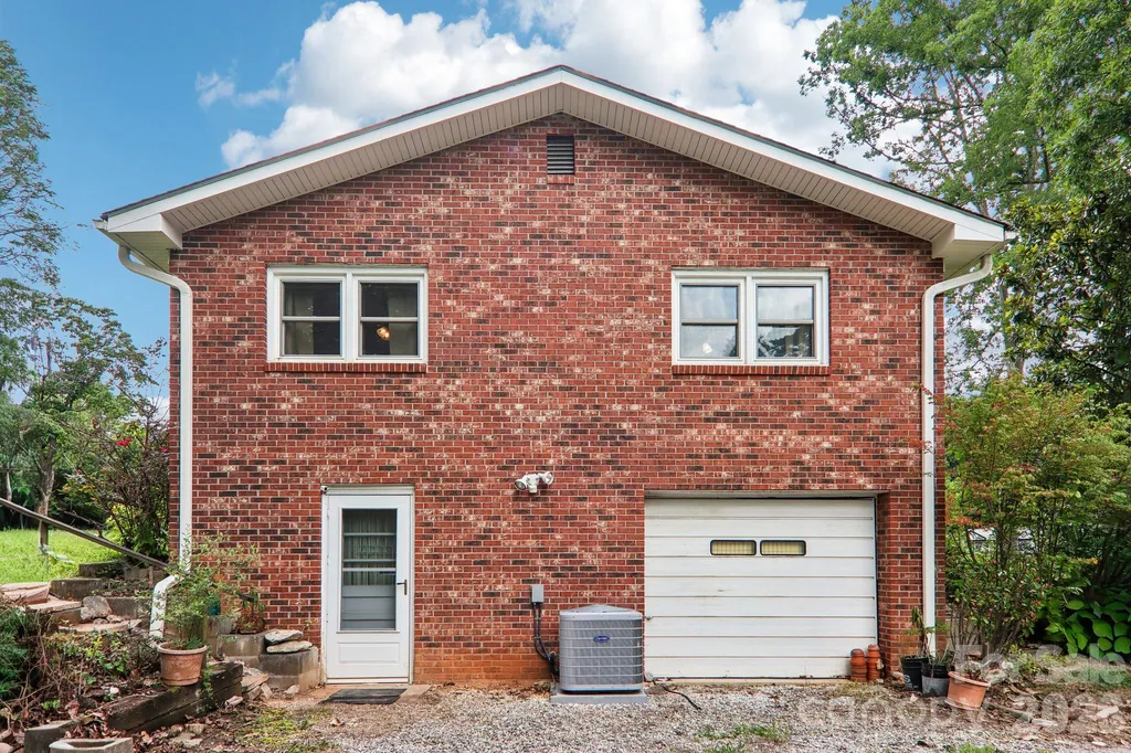 3157 Florida Drive Hendersonville NC 28792