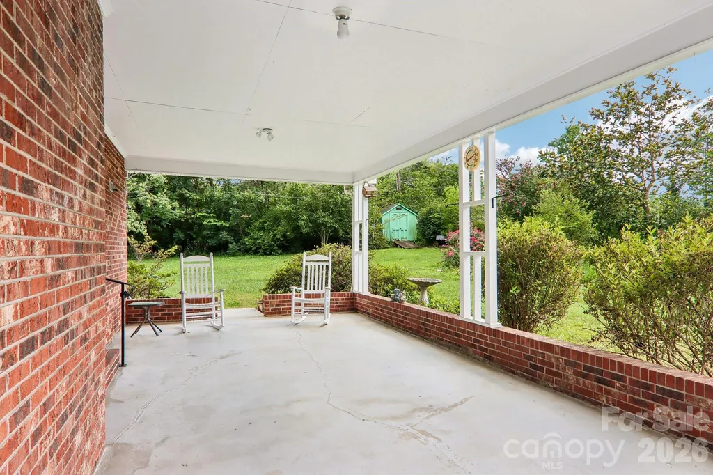 3157 Florida Drive Hendersonville NC 28792