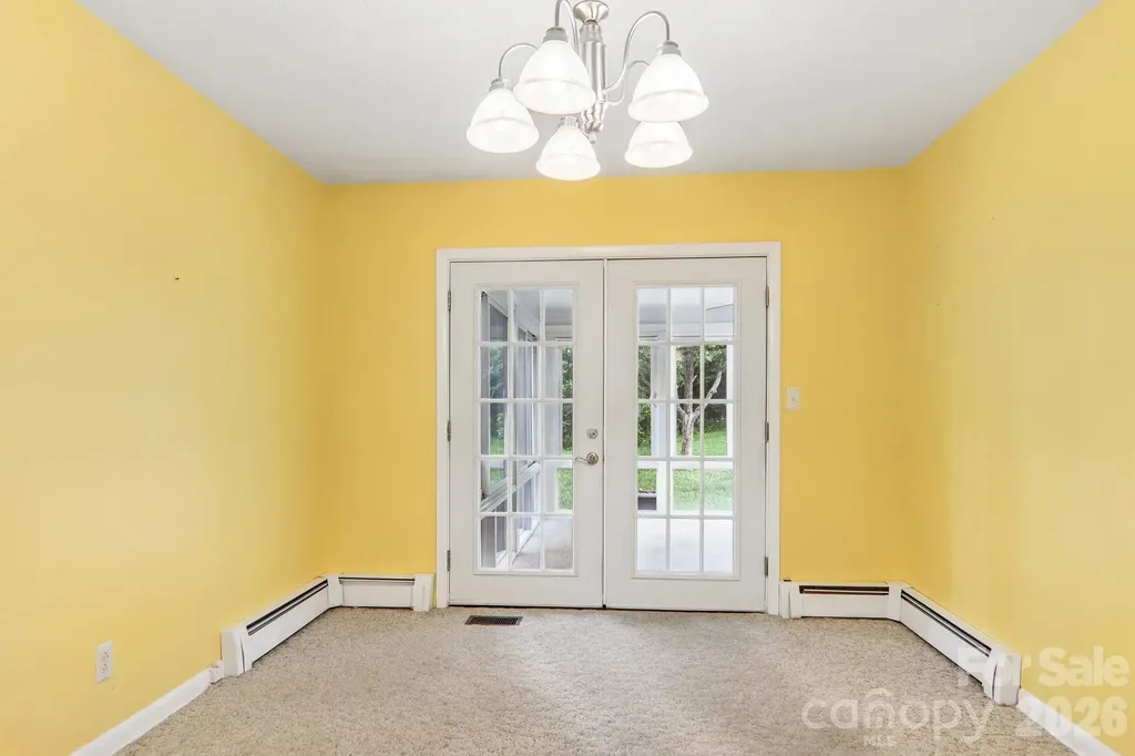 3157 Florida Drive Hendersonville NC 28792